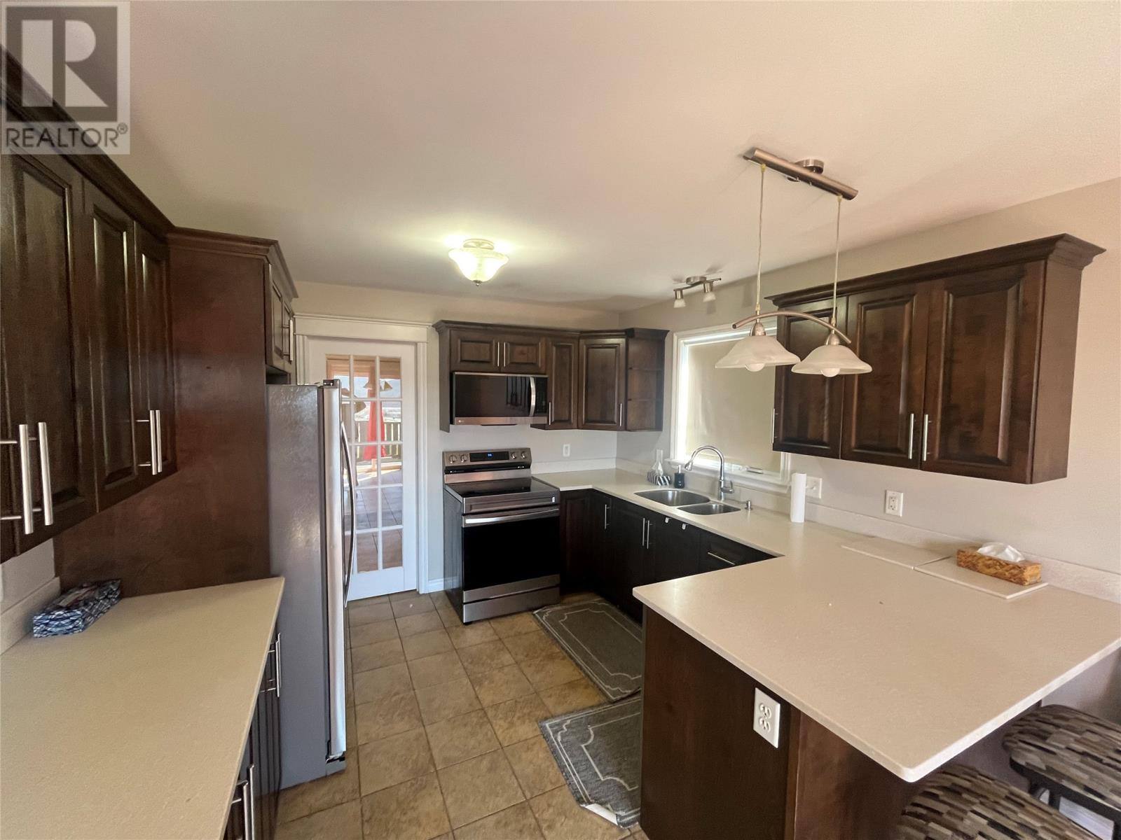 31 LIONS Road, photo 17 of 27