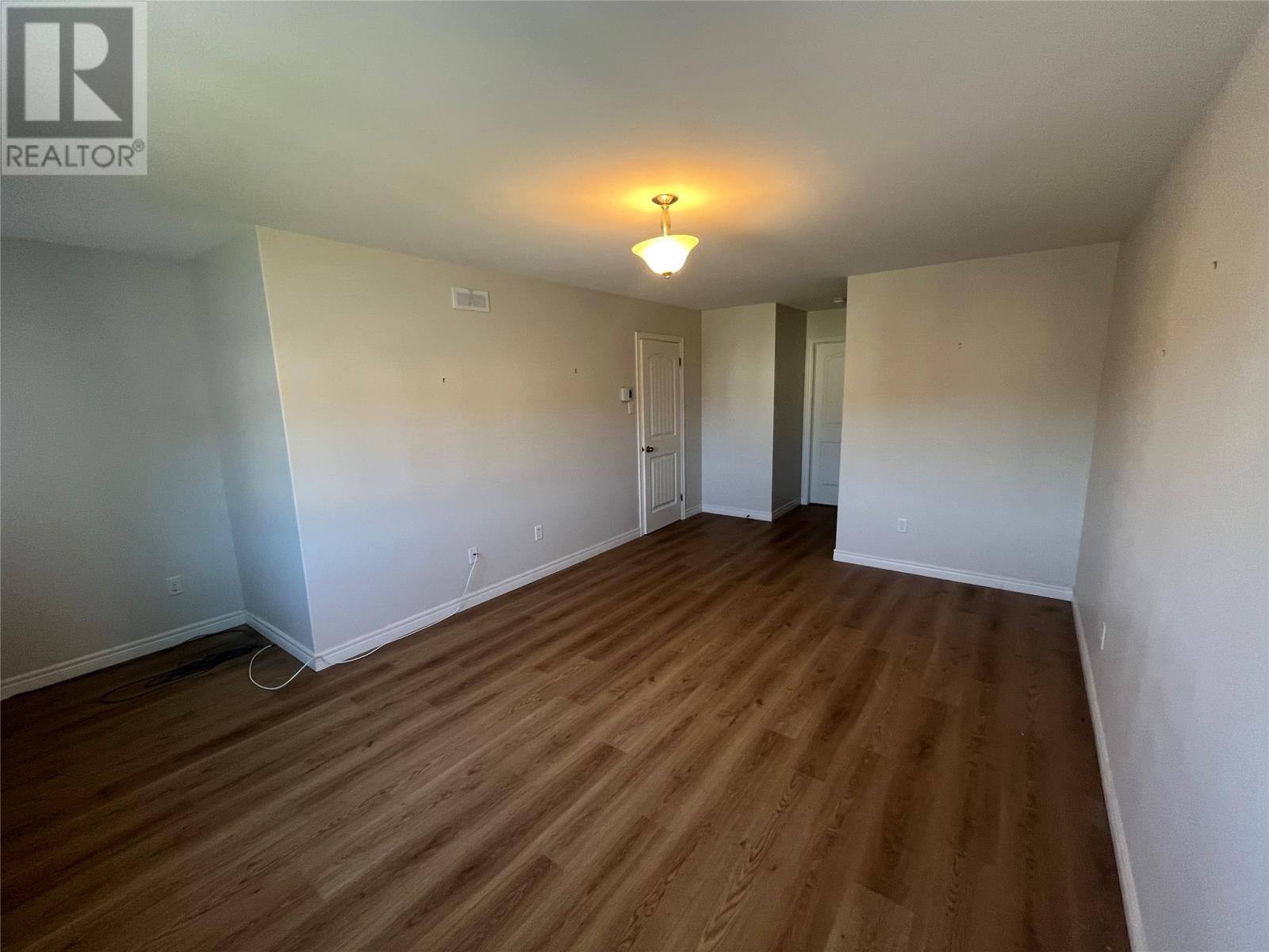 31 LIONS Road, photo 19 of 27