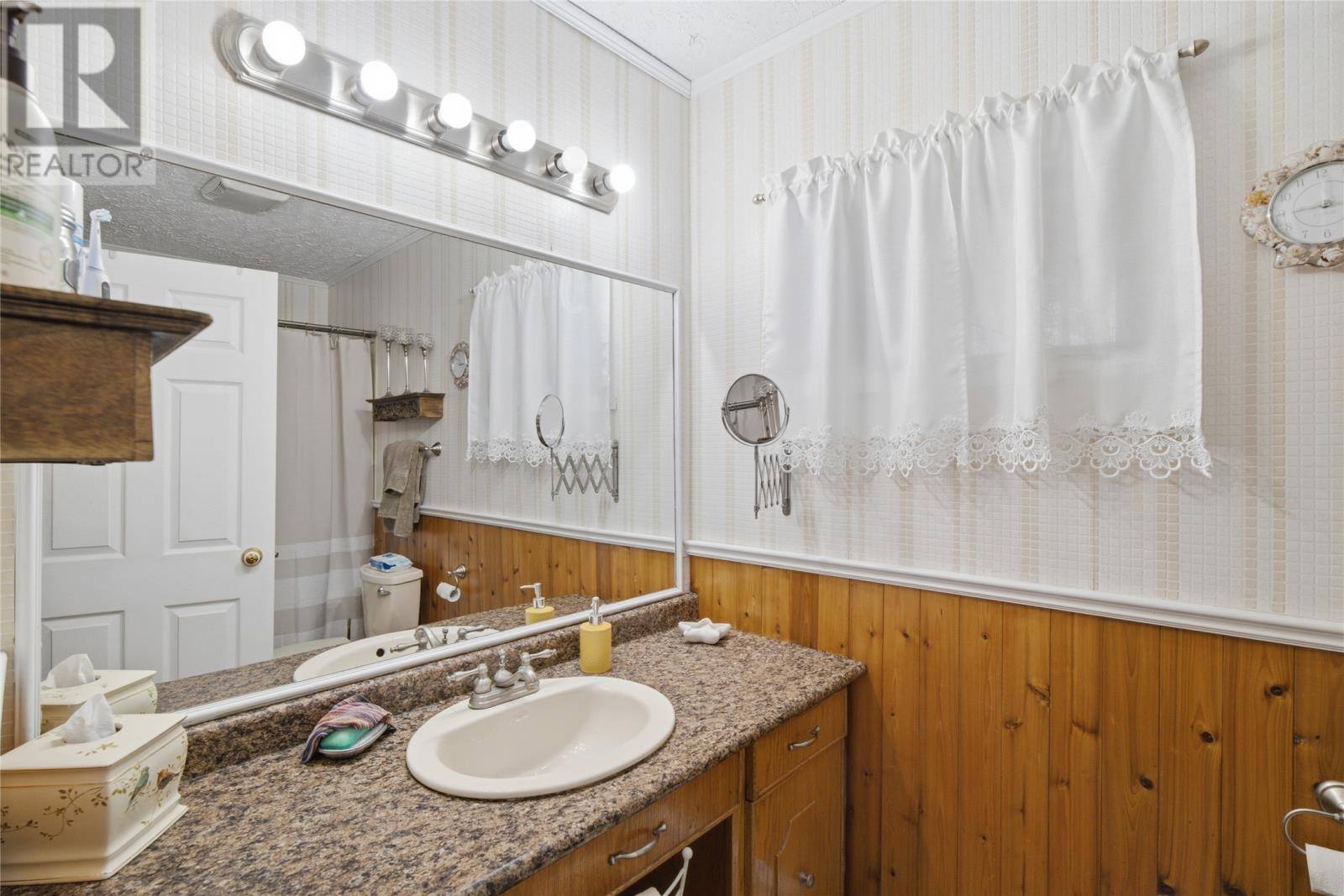 1190 Topsail Road, photo 9 of 34