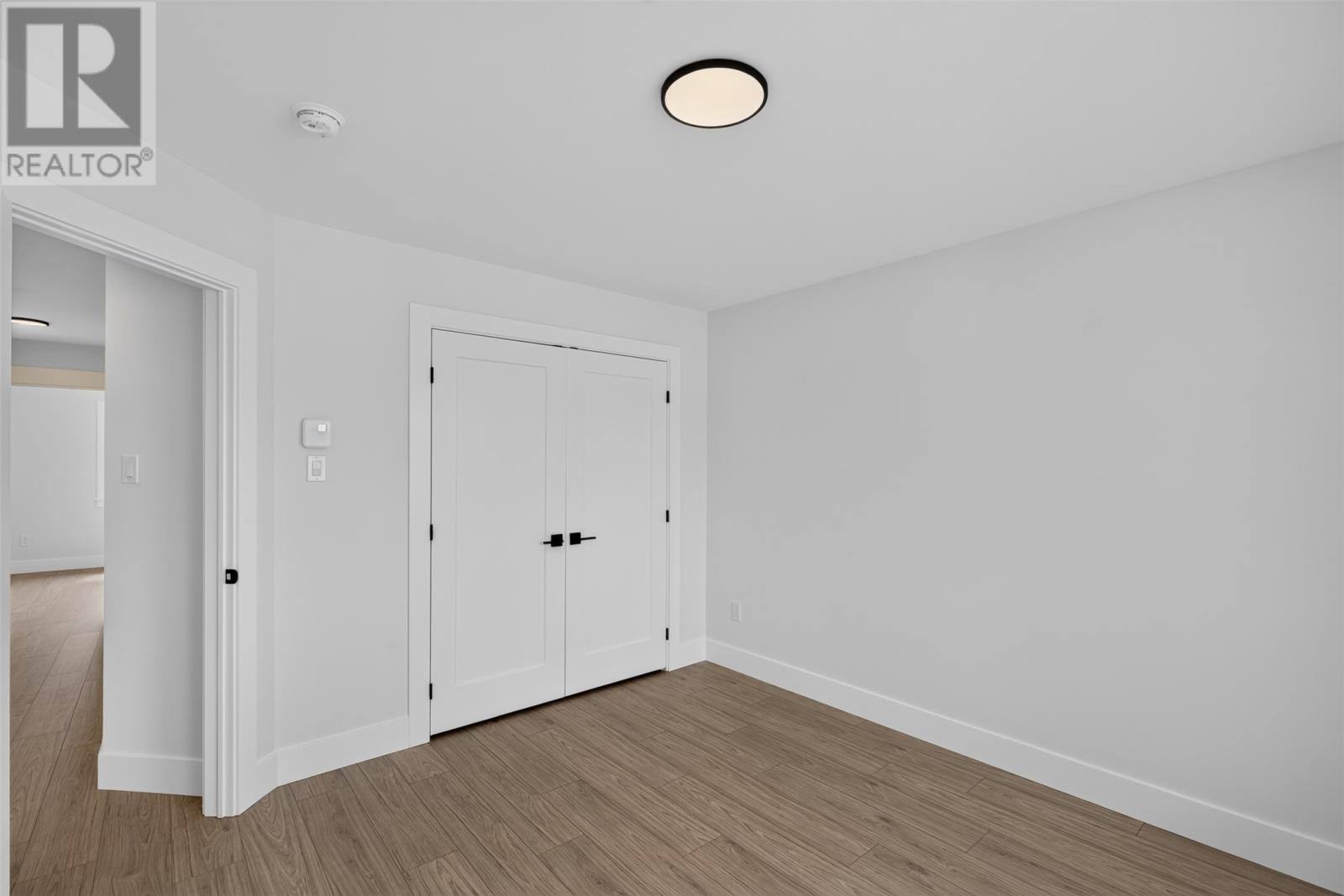 99 Trenton Drive, photo 21 of 50