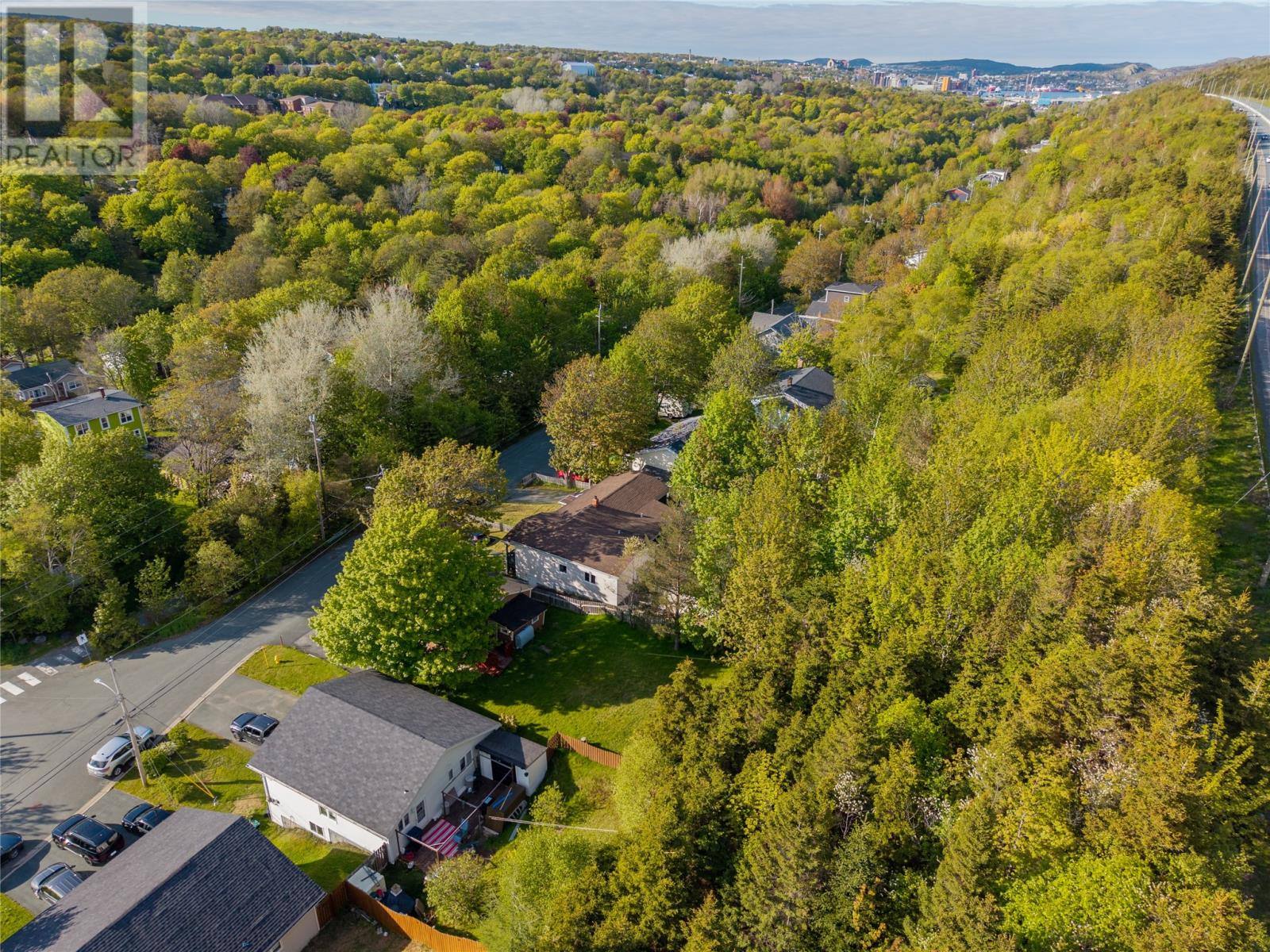 41 Hillview Drive, photo 9 of 11