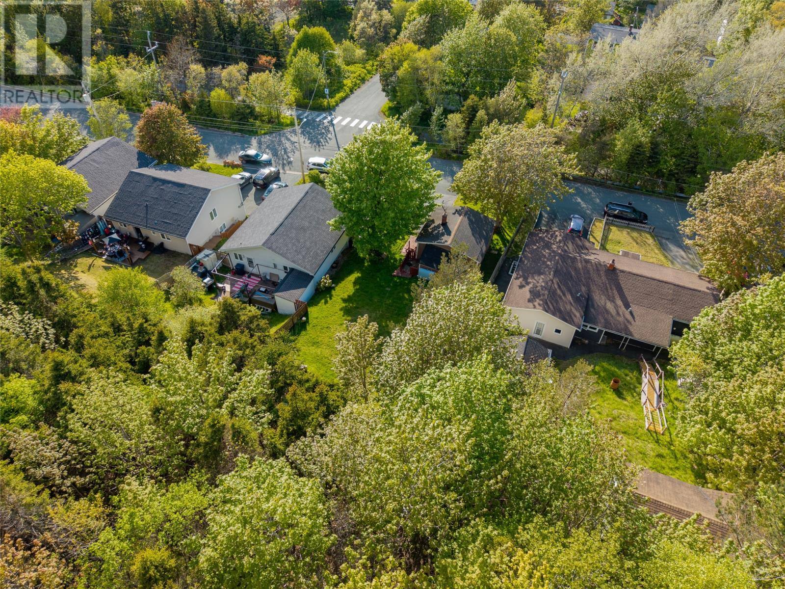 41 Hillview Drive, photo 9 of 14