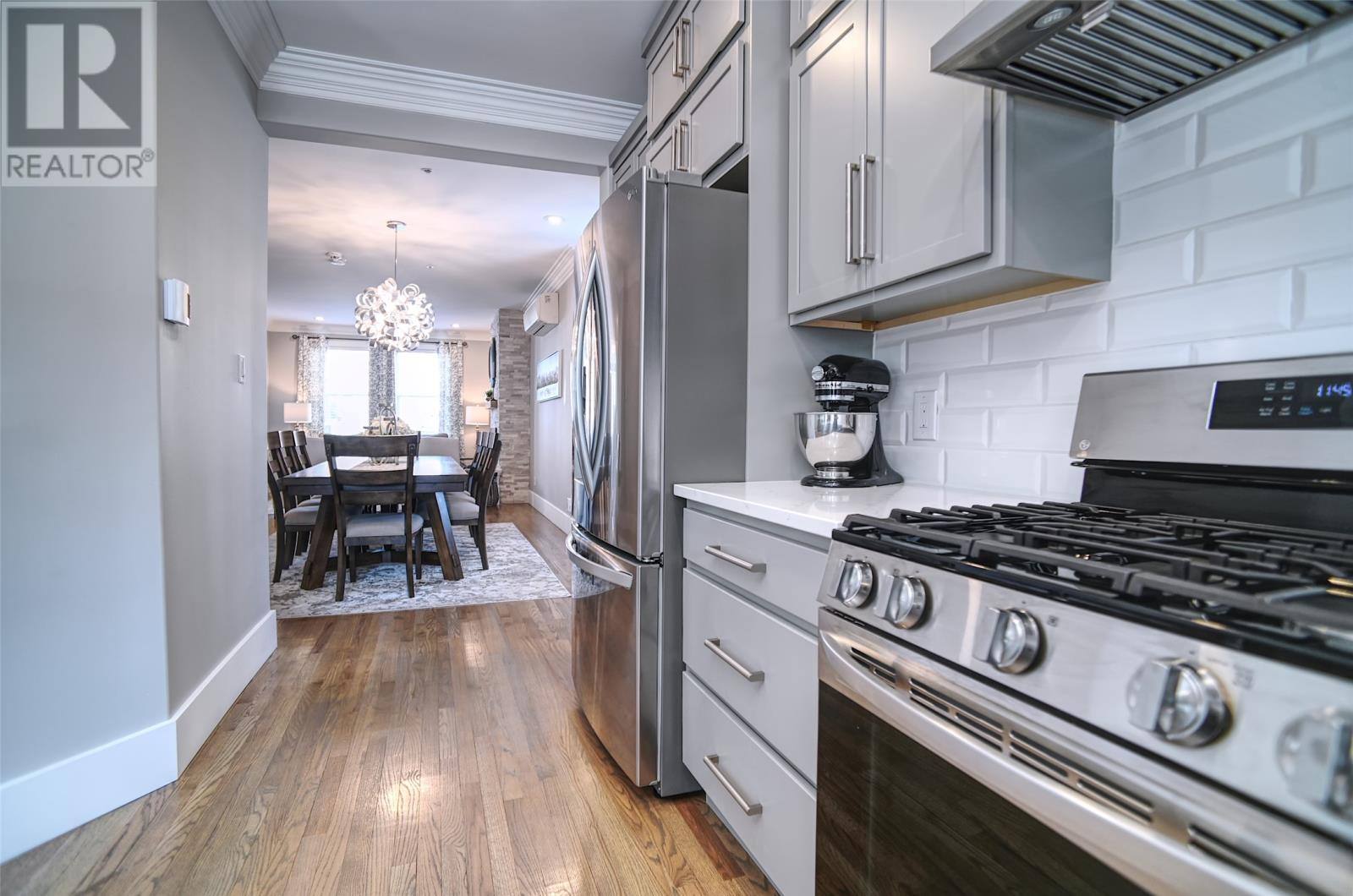 63 Bond Street, photo 10 of 48