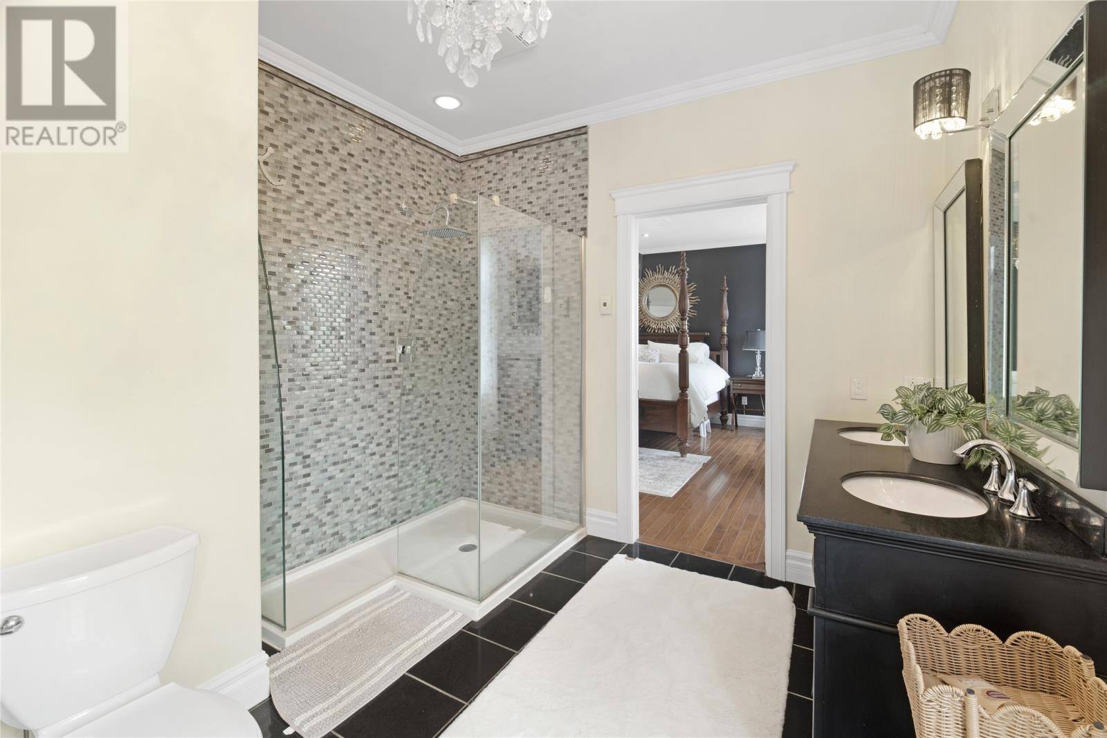 8 Carriage Lane, photo 25 of 50
