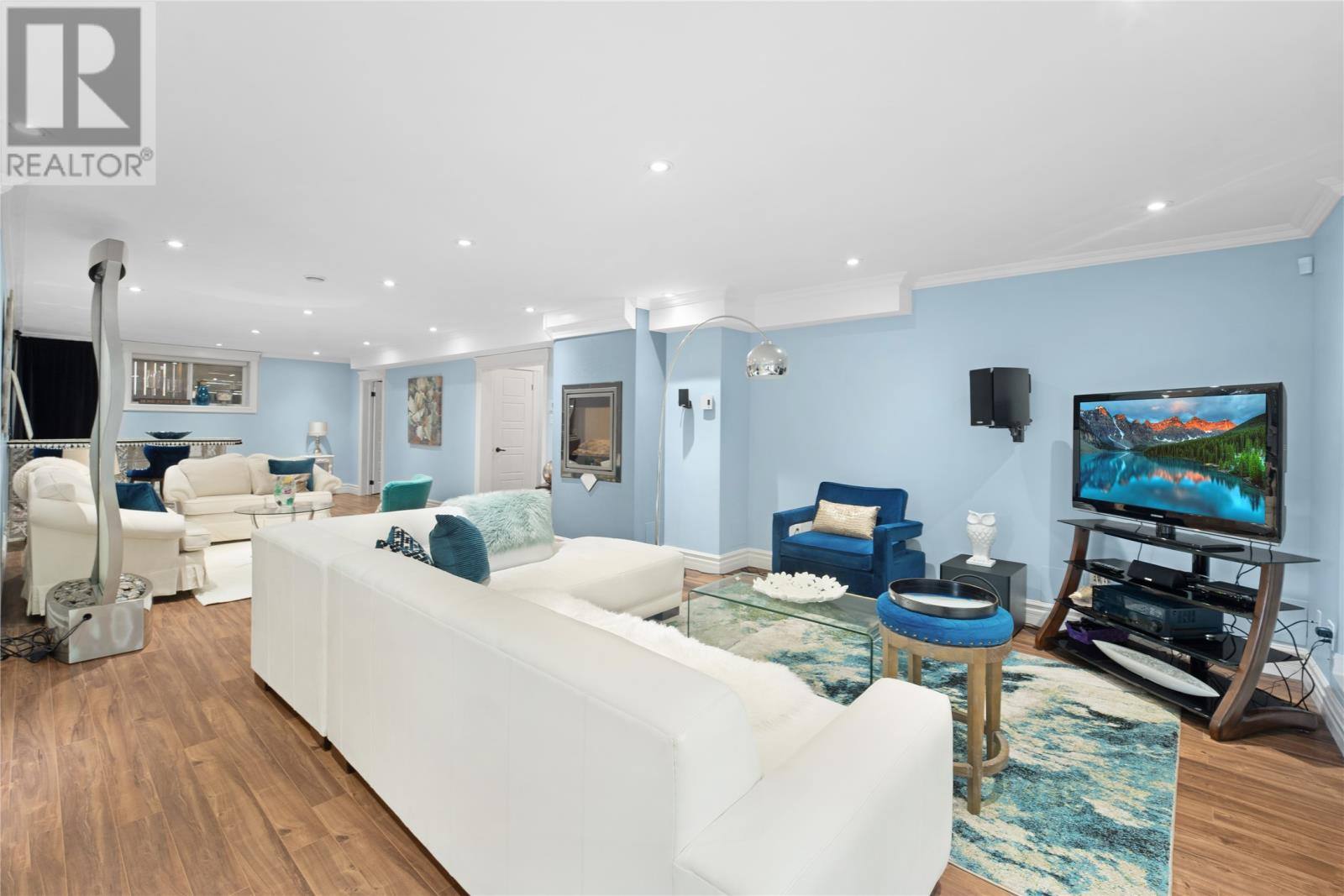 8 Carriage Lane, photo 31 of 50