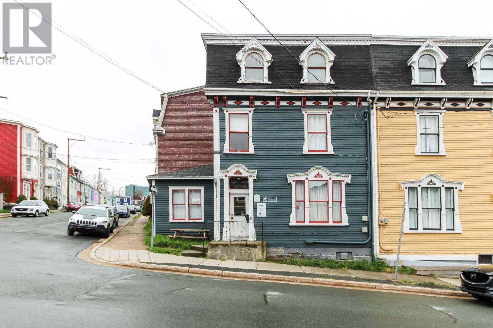 28 COCHRANE Street, photo 1 of 36