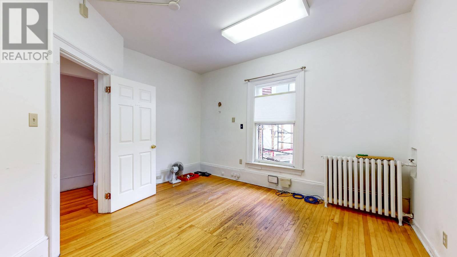 28 COCHRANE Street, photo 9 of 36
