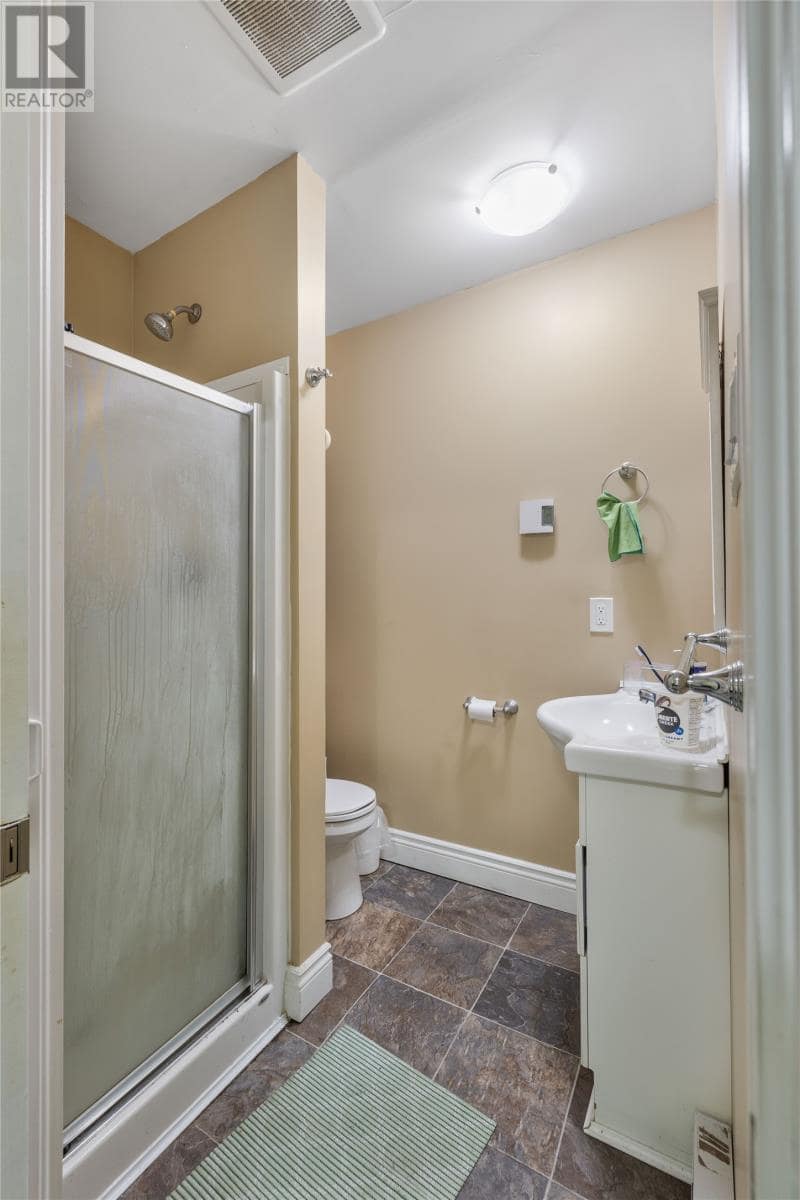 192 Elizabeth Avenue, photo 10 of 29