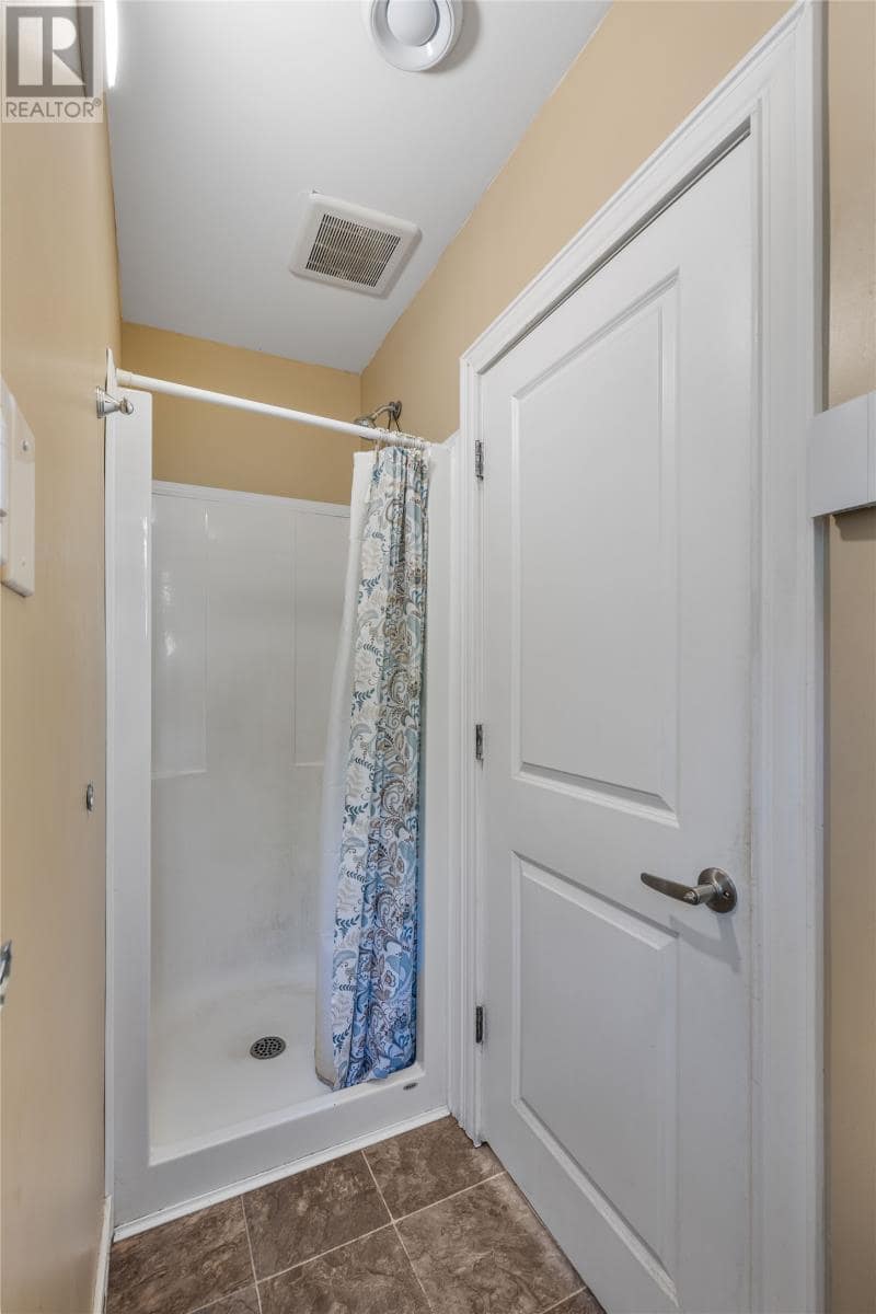 192 Elizabeth Avenue, photo 14 of 29
