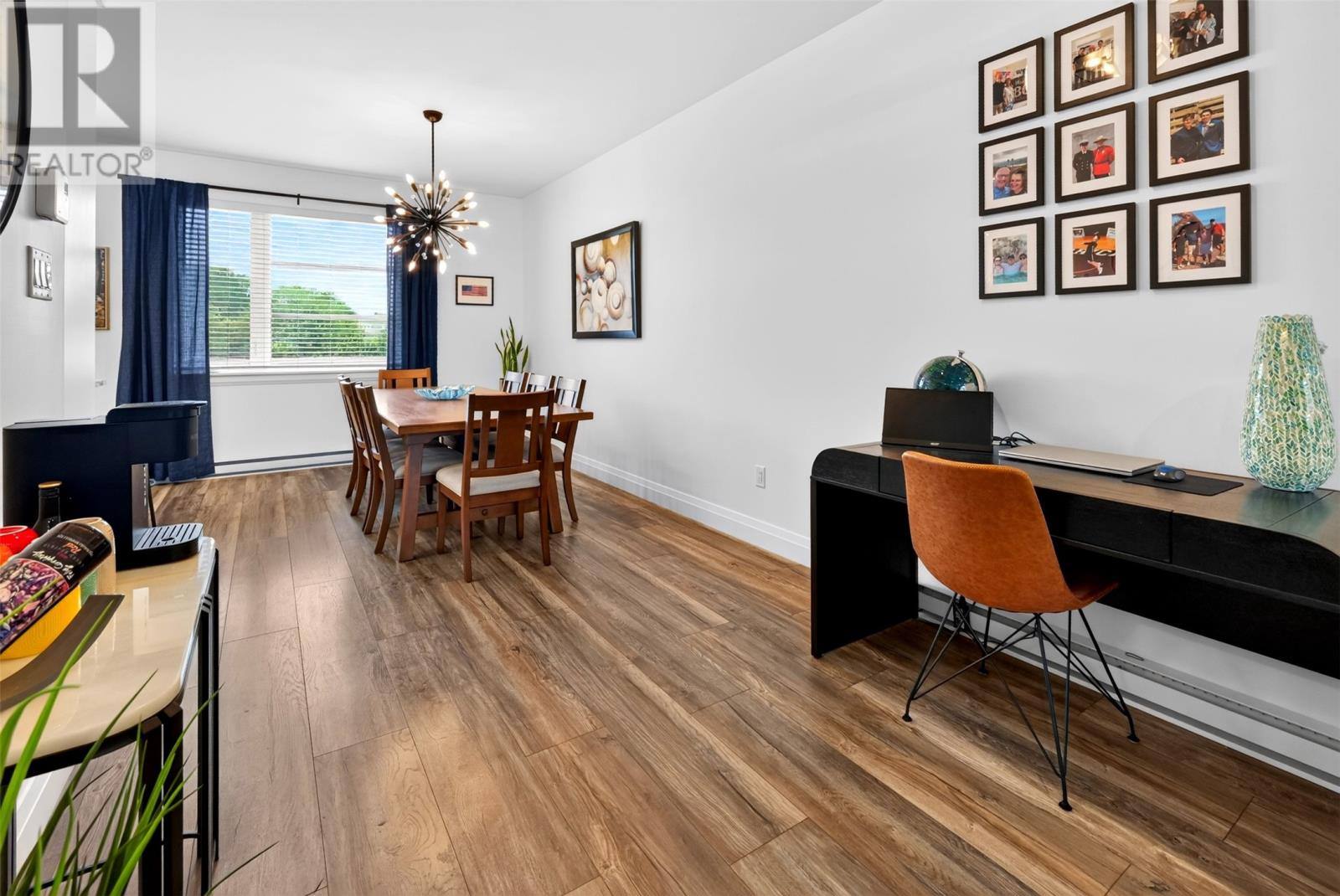 74 Bennett Avenue, photo 9 of 29
