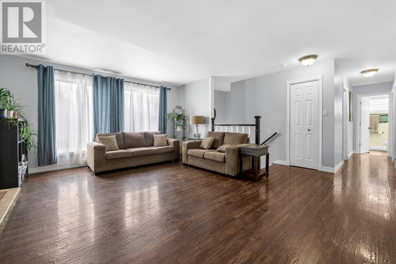 61 Reid Street, photo 8 of 40