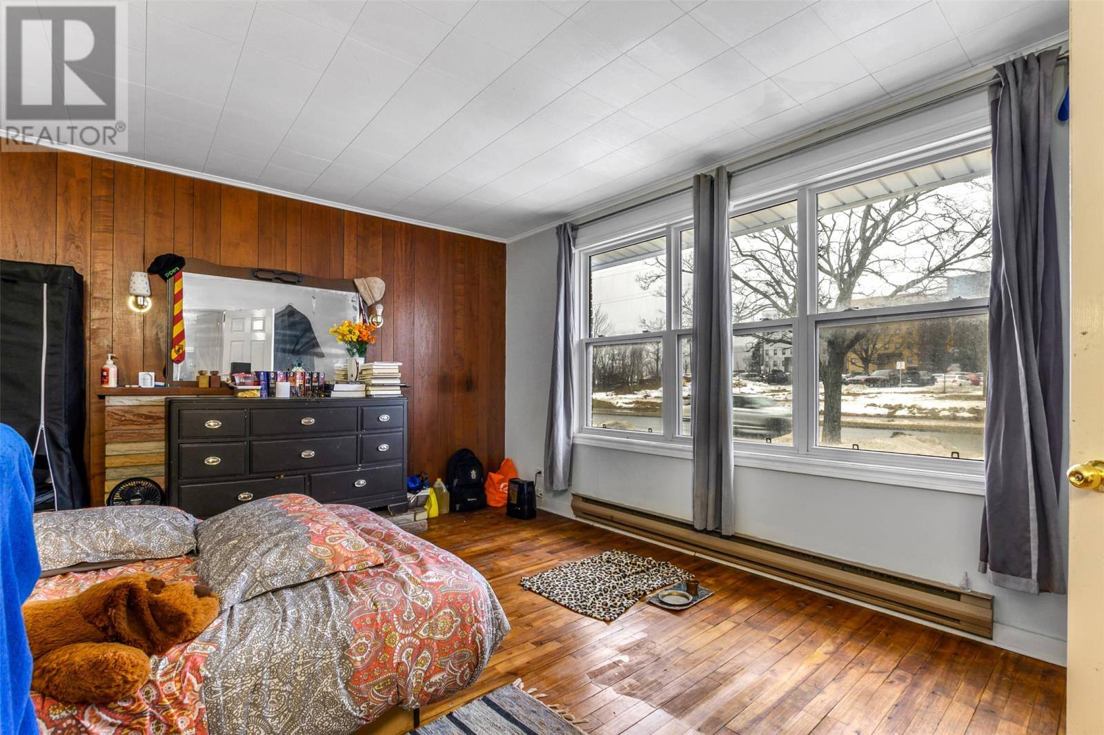 285 Elizabeth Avenue, photo 4 of 31