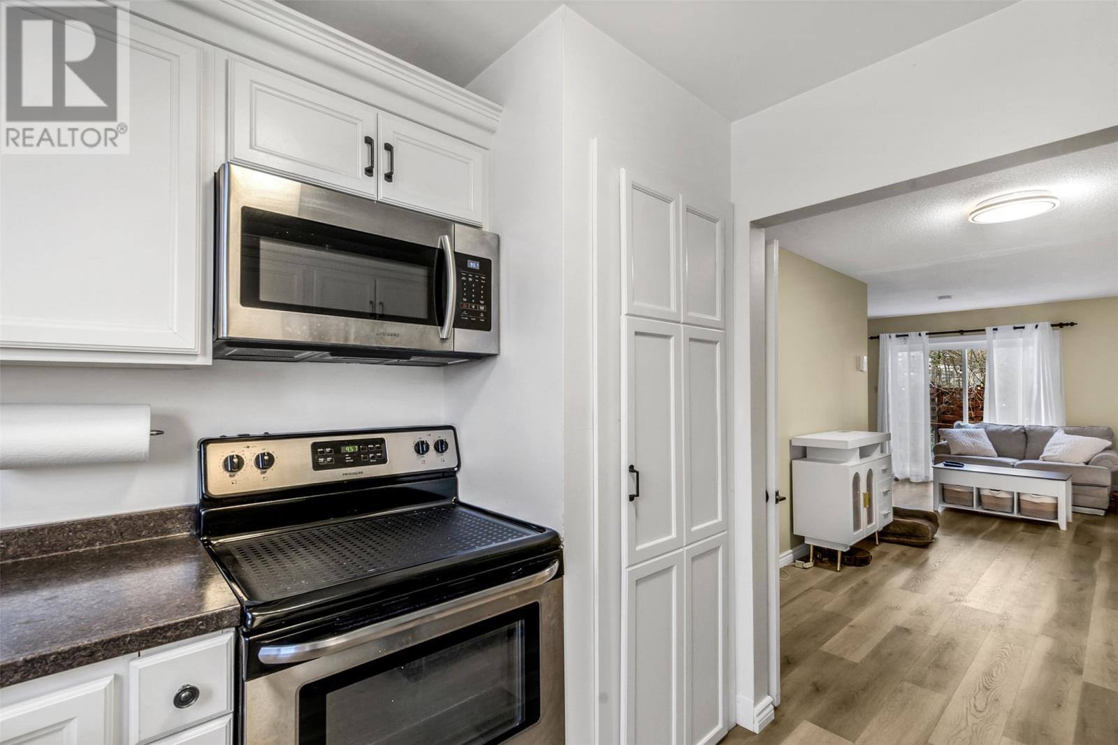 191 Cumberland Crescent, photo 15 of 30