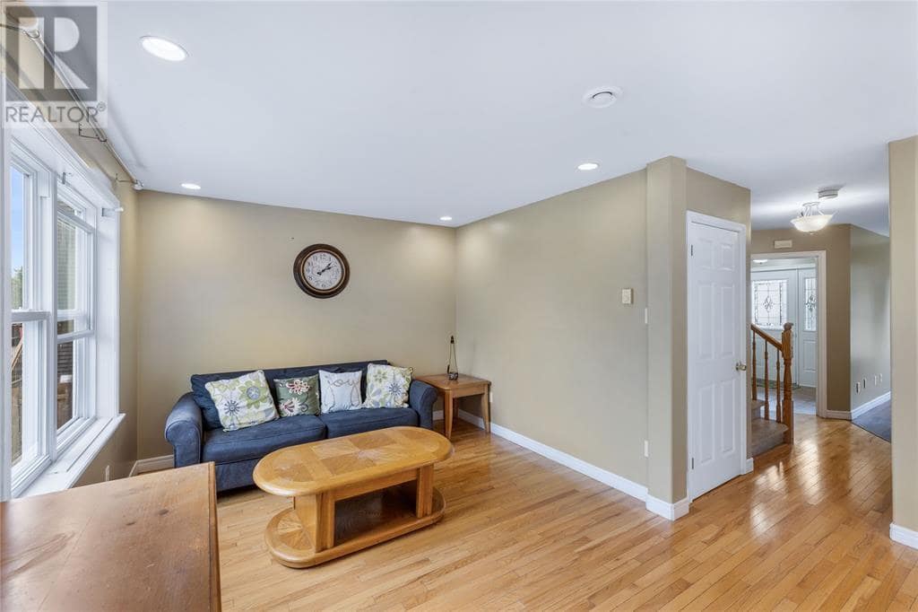 331 Stavanger Drive, photo 12 of 30
