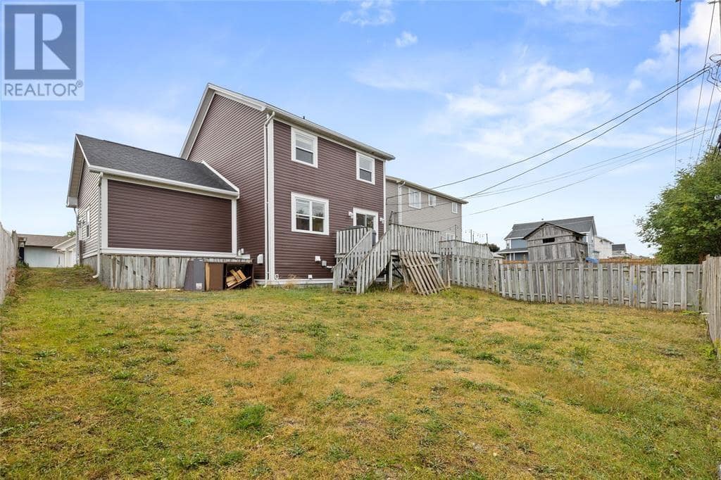 331 Stavanger Drive, photo 4 of 30