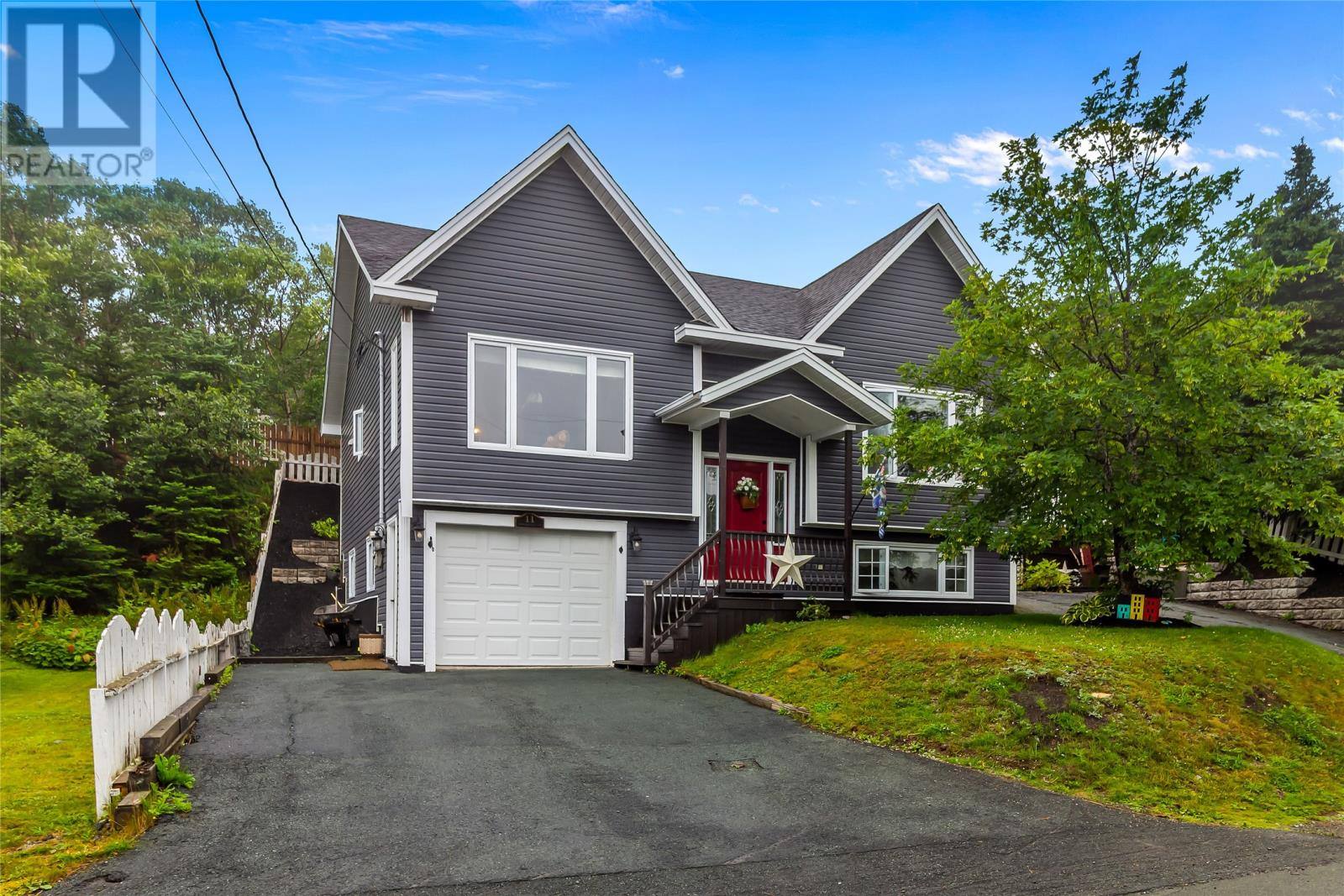 11 Whelans Crescent, photo 2 of 50