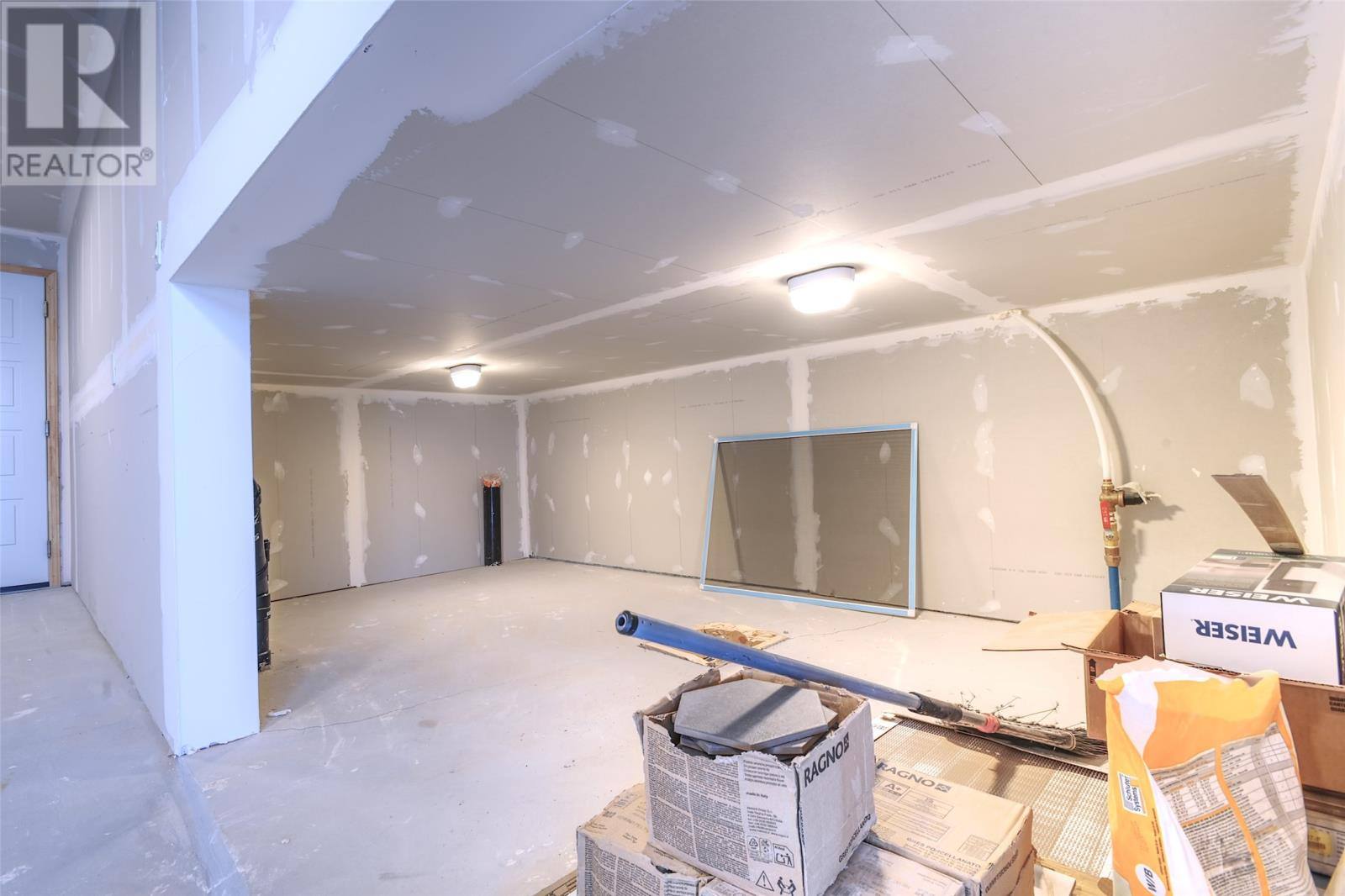 64 Trenton Drive, photo 38 of 39