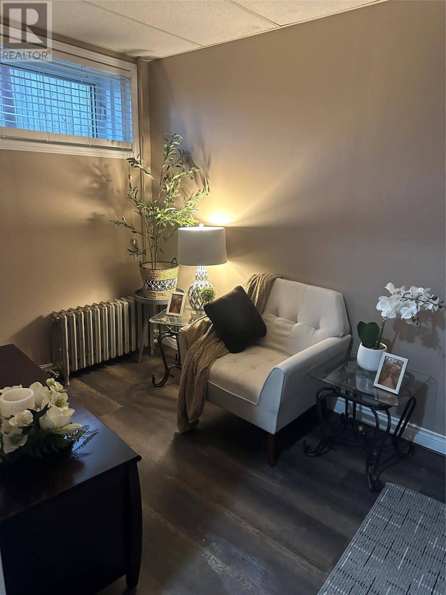 12 Blatch Avenue, photo 37 of 39
