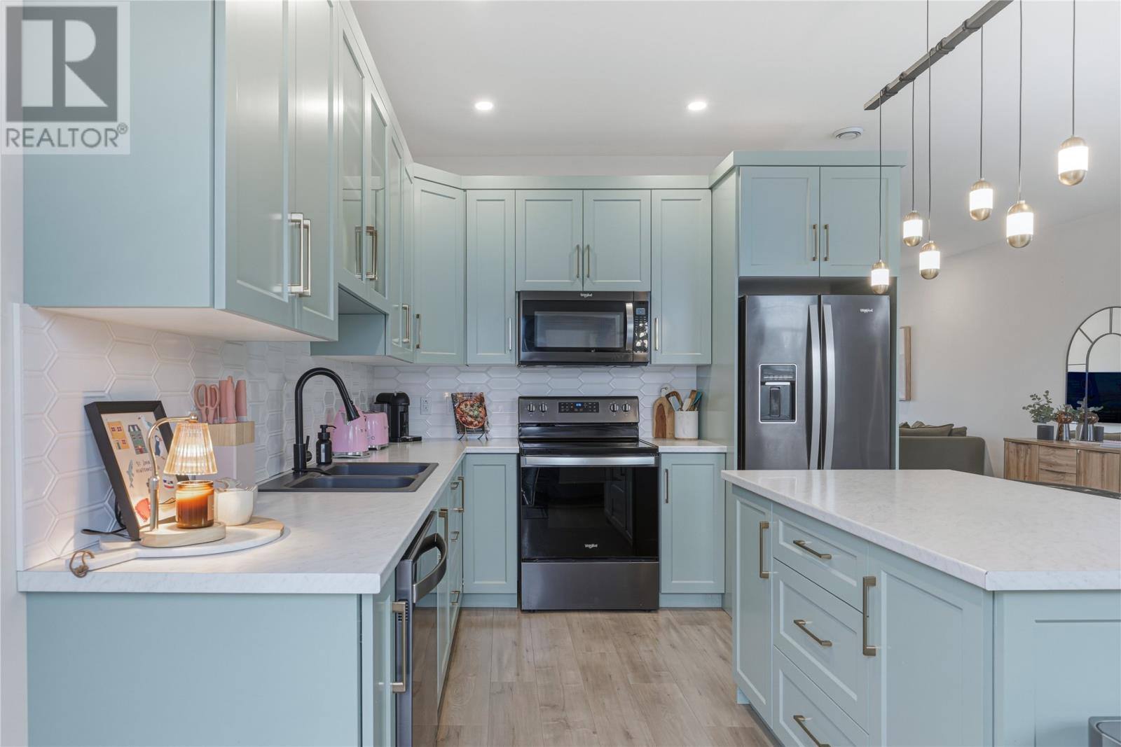 72 Bennett Avenue, photo 21 of 40