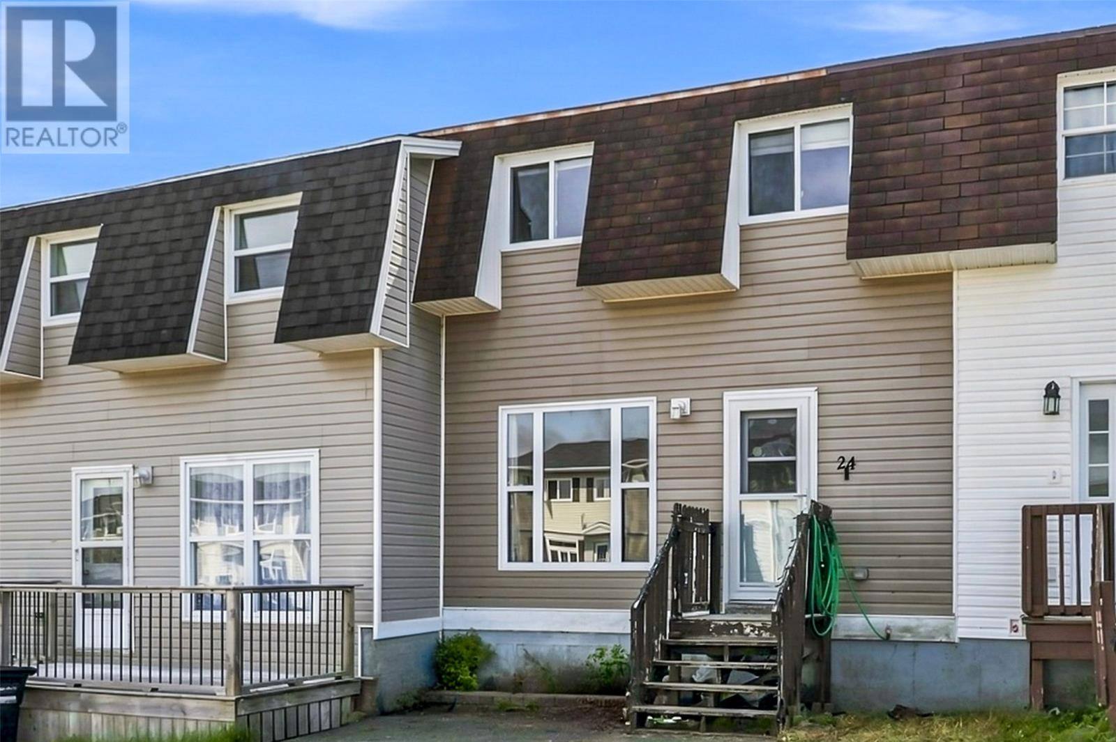 24 Nascopie Crescent, photo 1 of 17