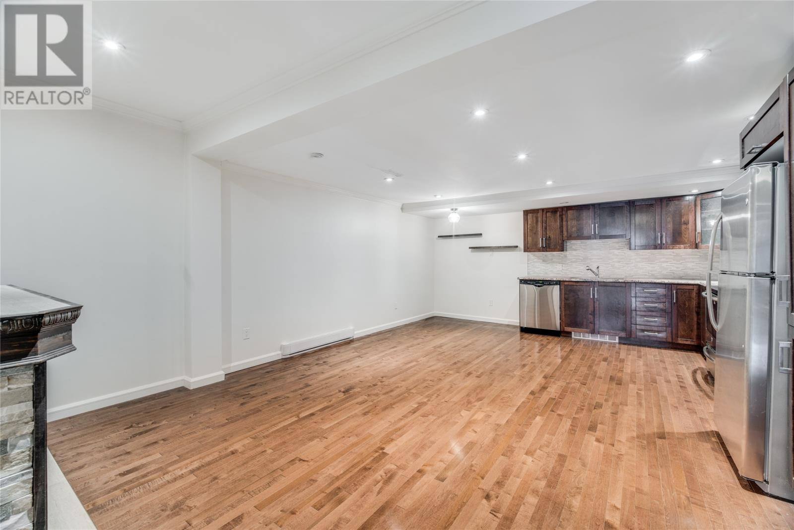 239 Craigmillar Avenue Unit#103, photo 4 of 13