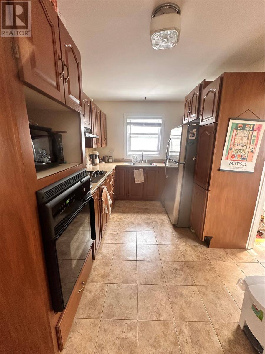 16 Hatcher Street, photo 12 of 27