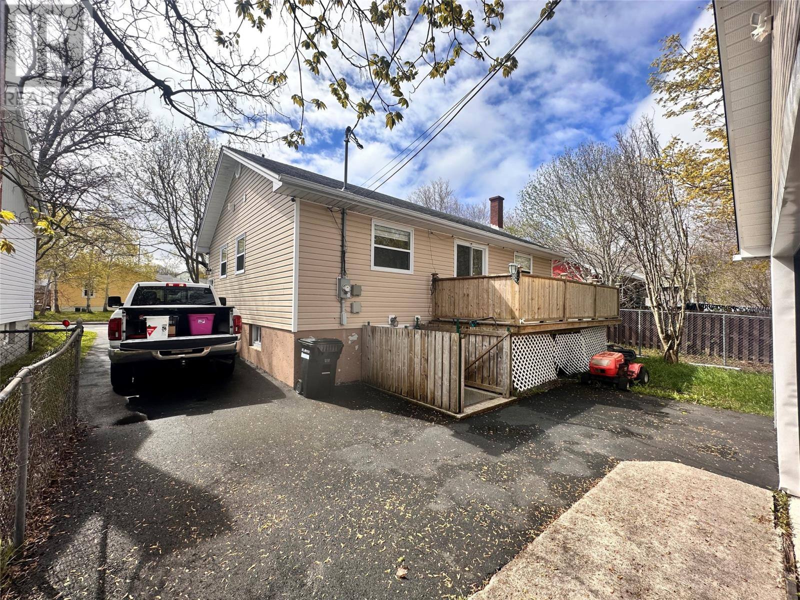 16 Hatcher Street, photo 4 of 27