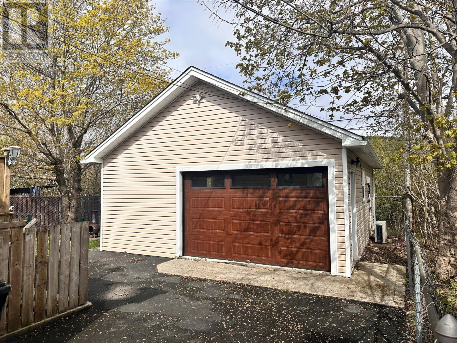 16 Hatcher Street, photo 5 of 27