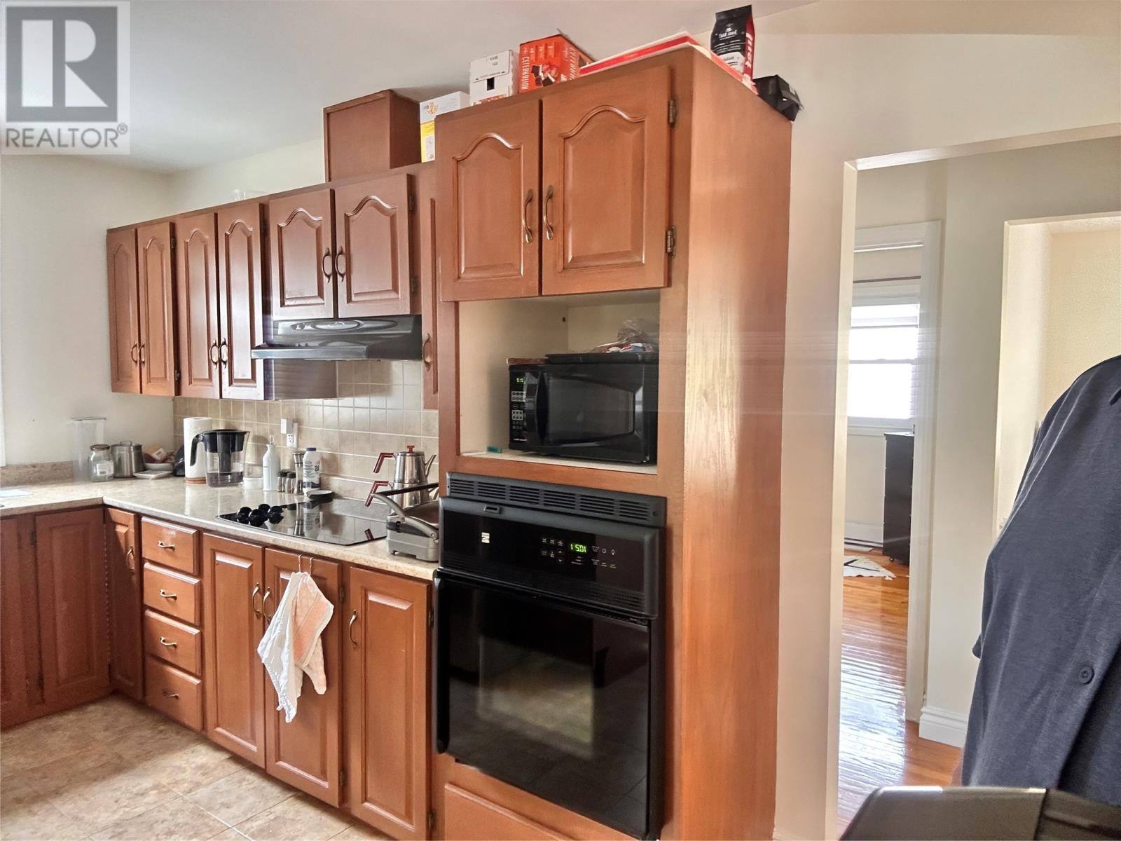 16 Hatcher Street, photo 9 of 27