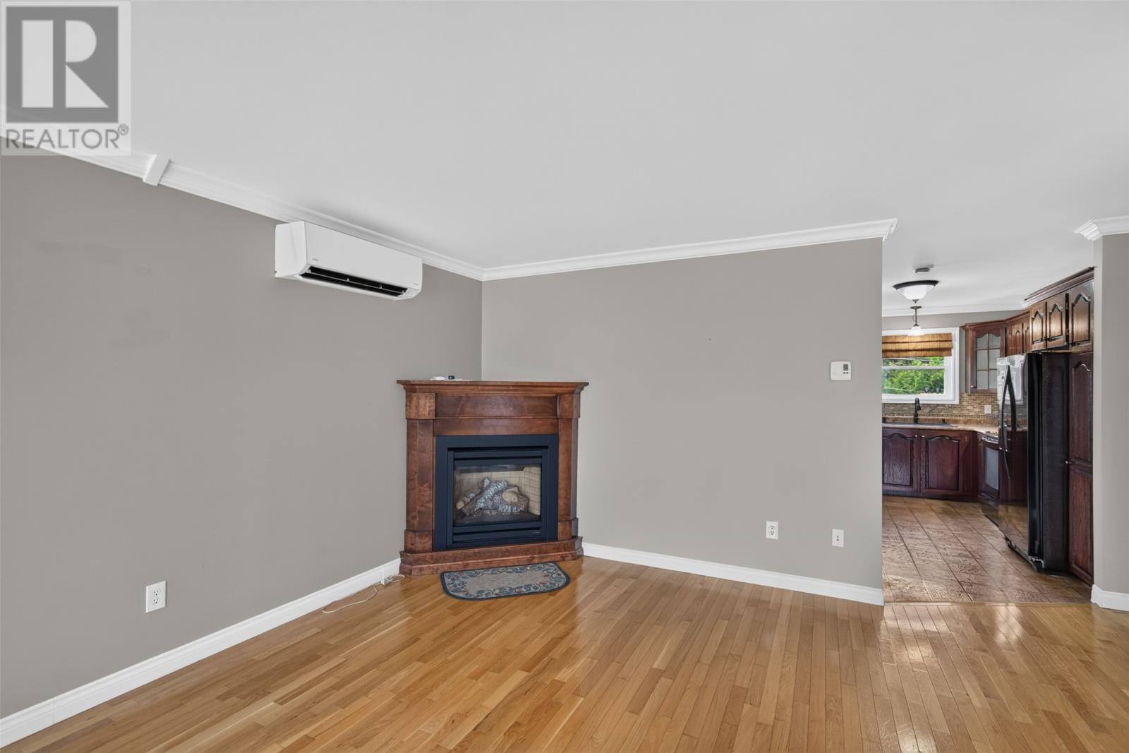 40 Ranger Avenue, photo 13 of 49