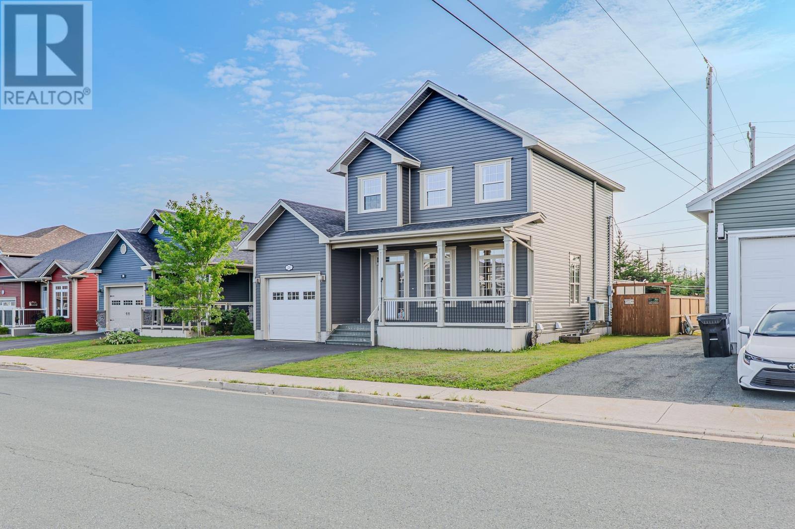 28 Kenai Crescent, photo 2 of 46