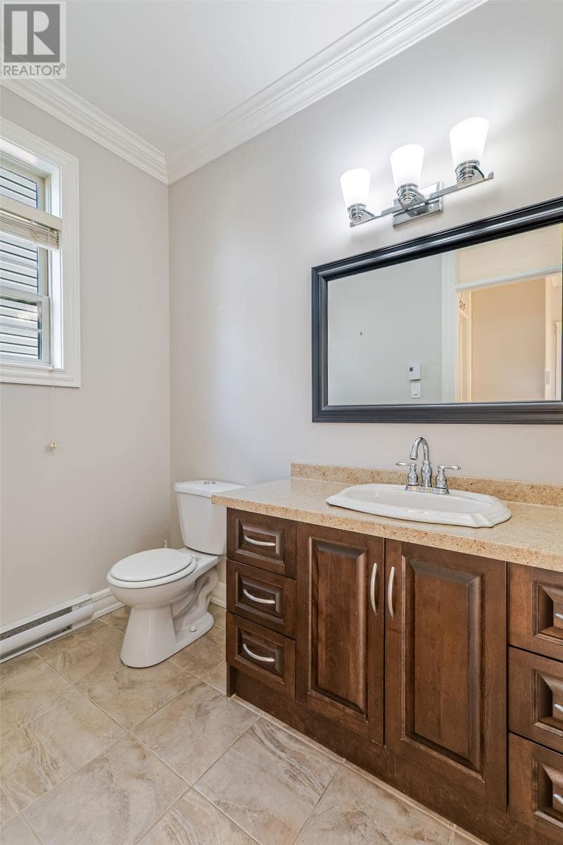 28 Kenai Crescent, photo 21 of 46