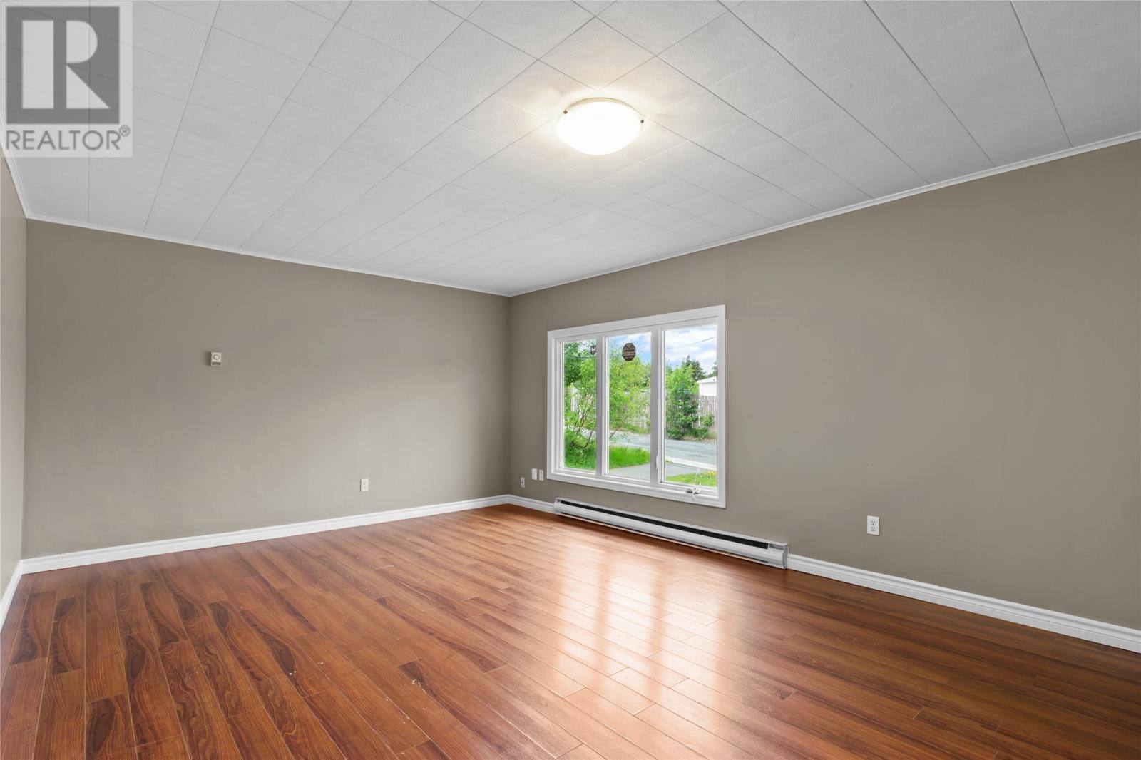 6 Riverview Avenue, photo 7 of 33