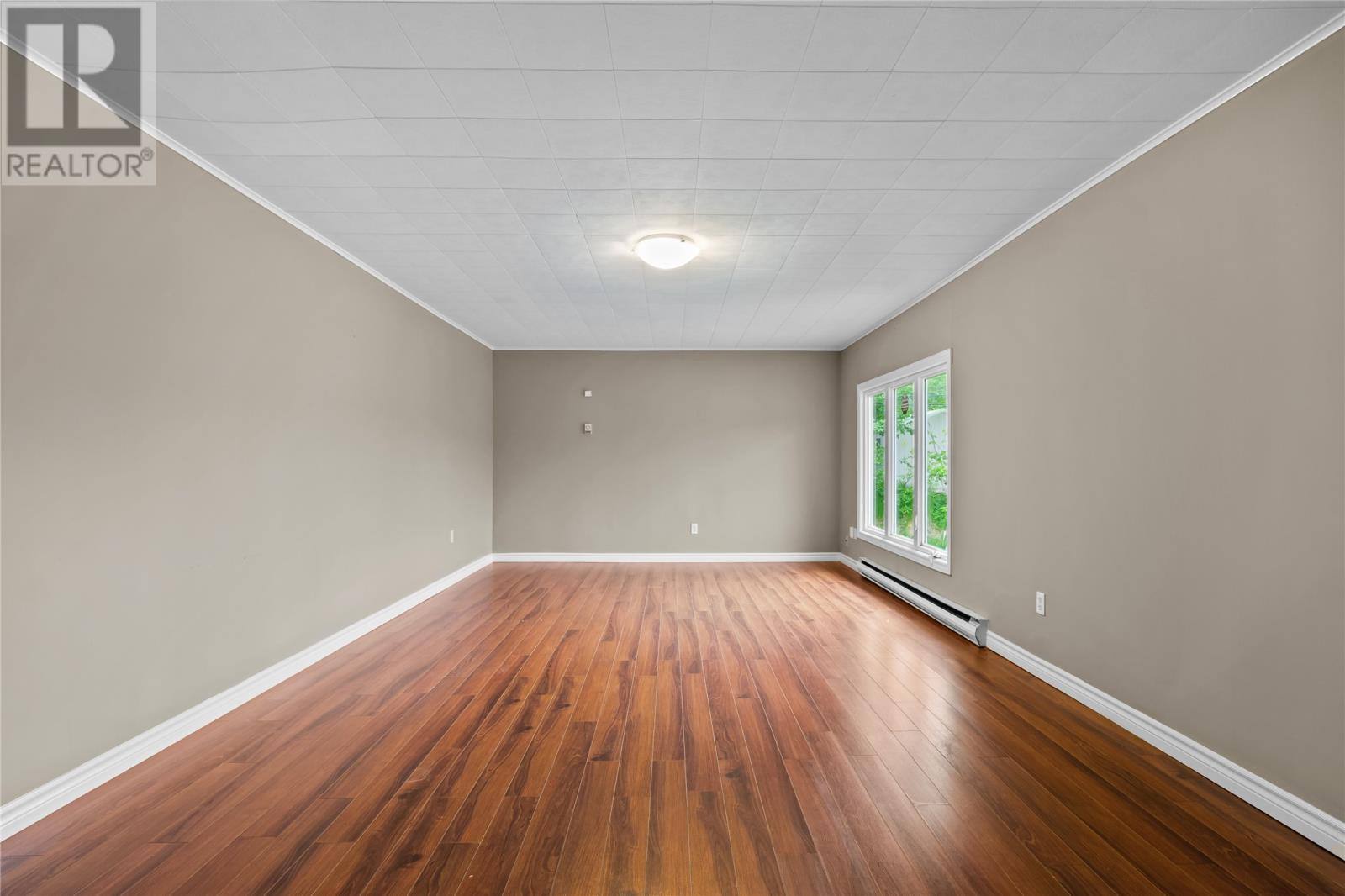 6 Riverview Avenue, photo 8 of 33