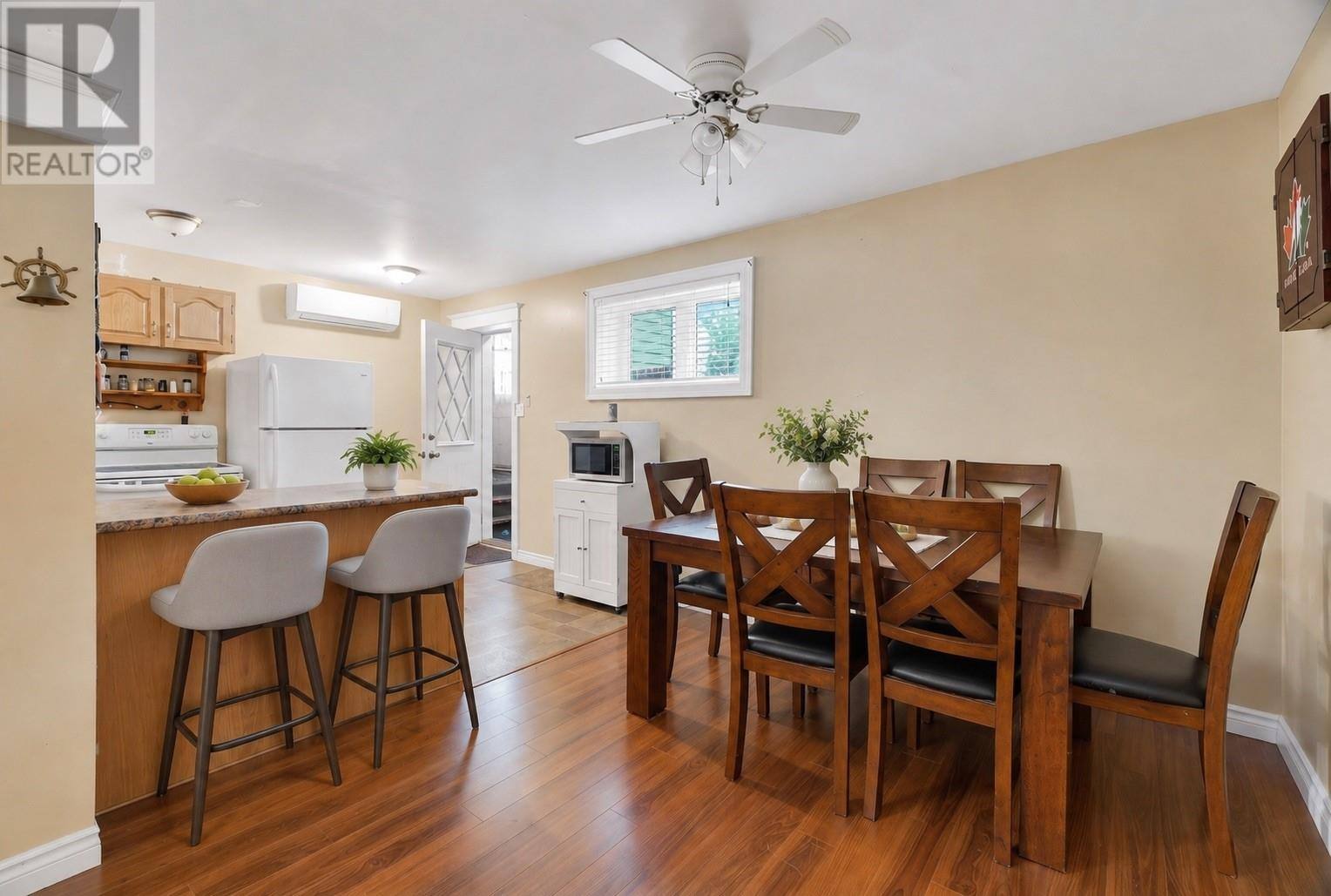 26 Lloyd Crescent, photo 26 of 37