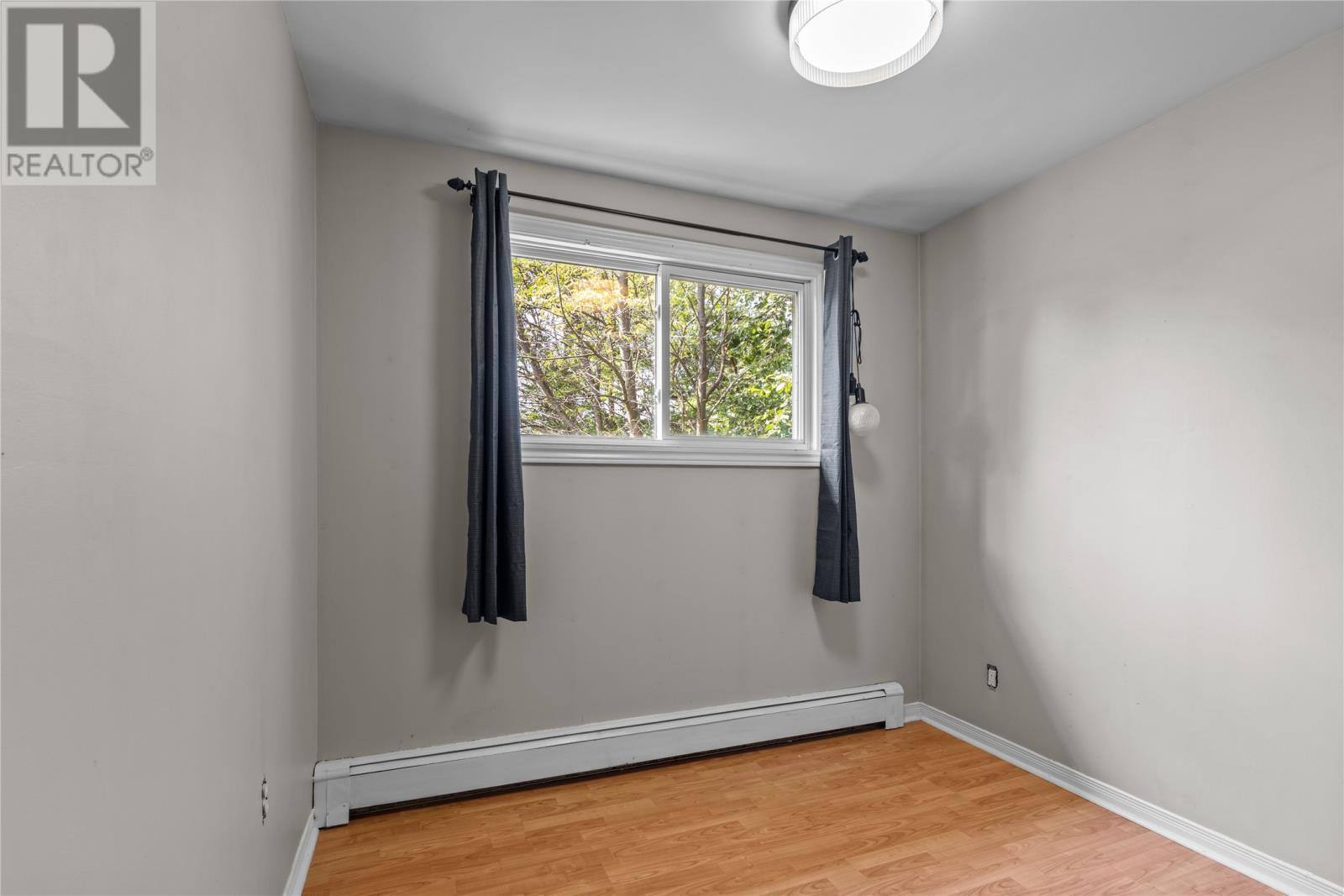 22 Holbrook Avenue, photo 11 of 20