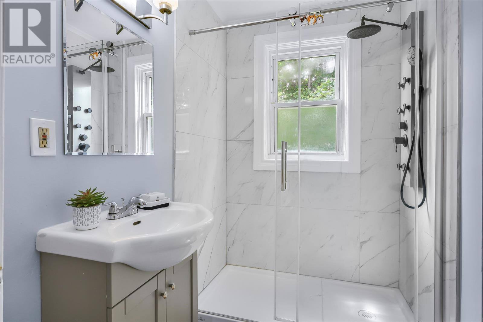 53 Smith Avenue, photo 10 of 21