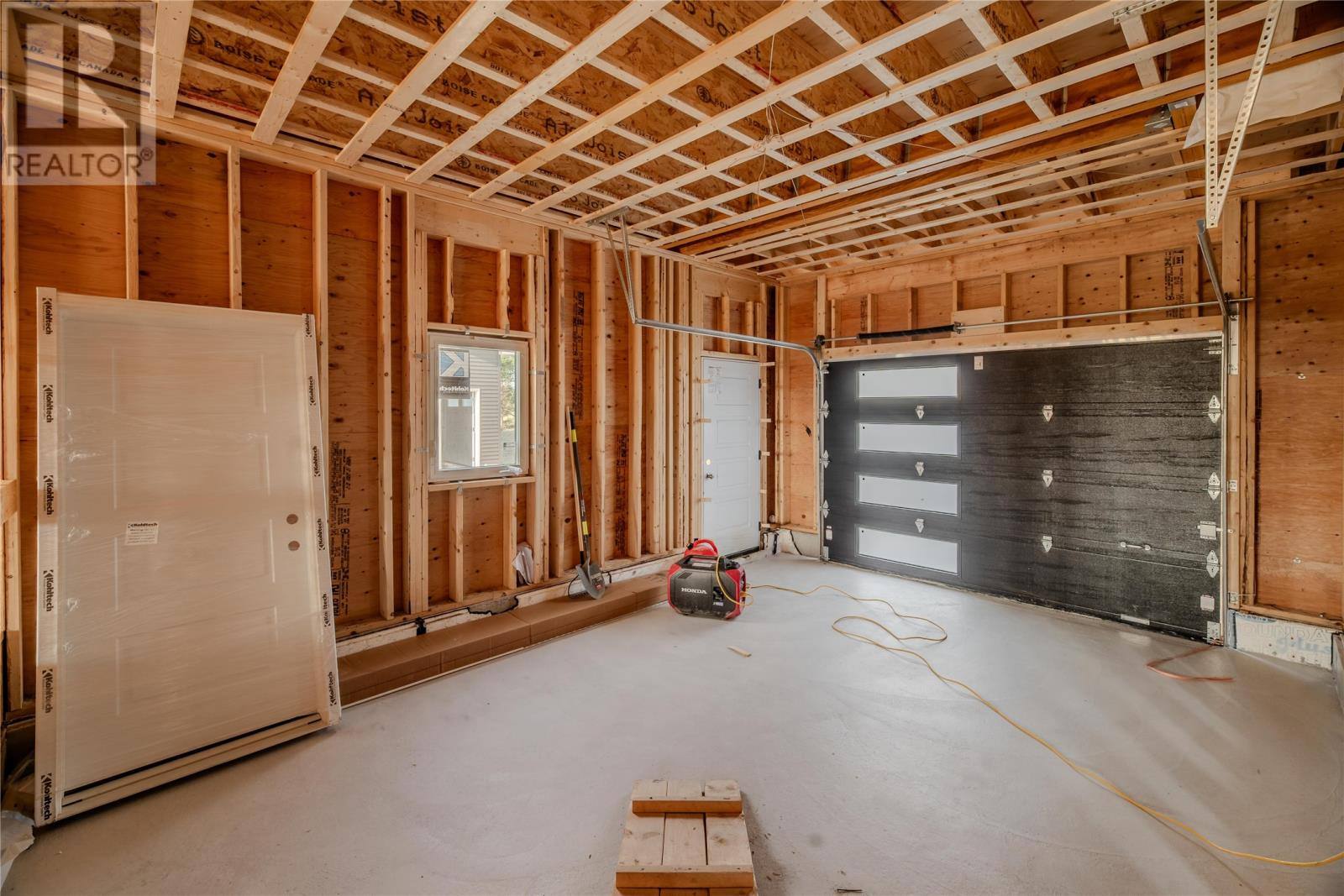 204 St Thomas Line, photo 9 of 23