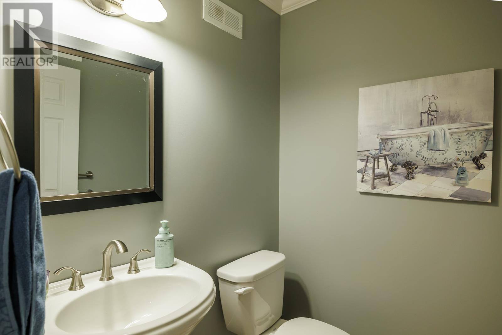 9 McCrae Street, photo 15 of 32