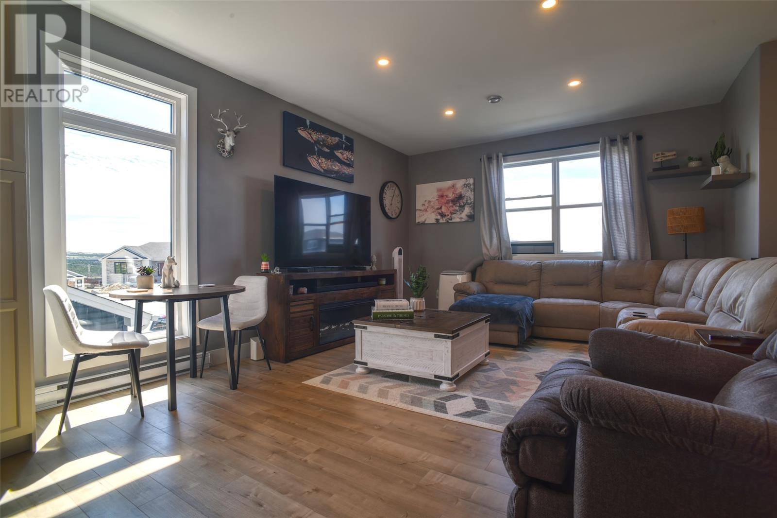 29 Hartland Avenue, photo 8 of 21