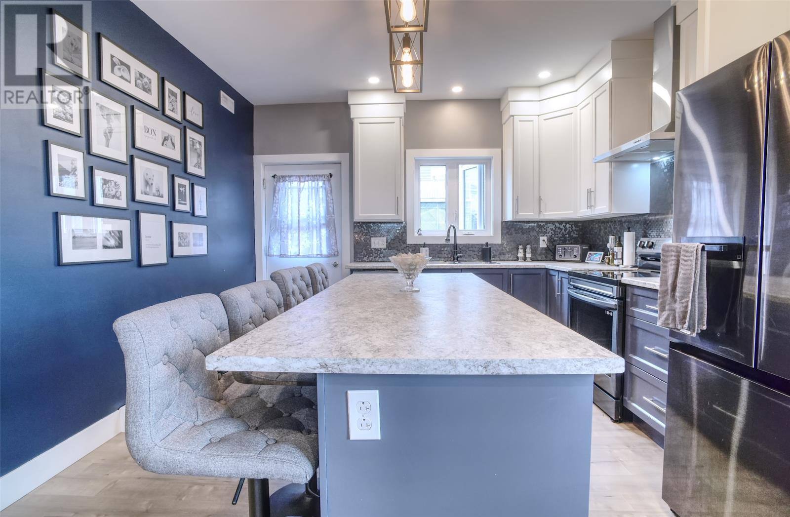29 Hartland Avenue, photo 9 of 21