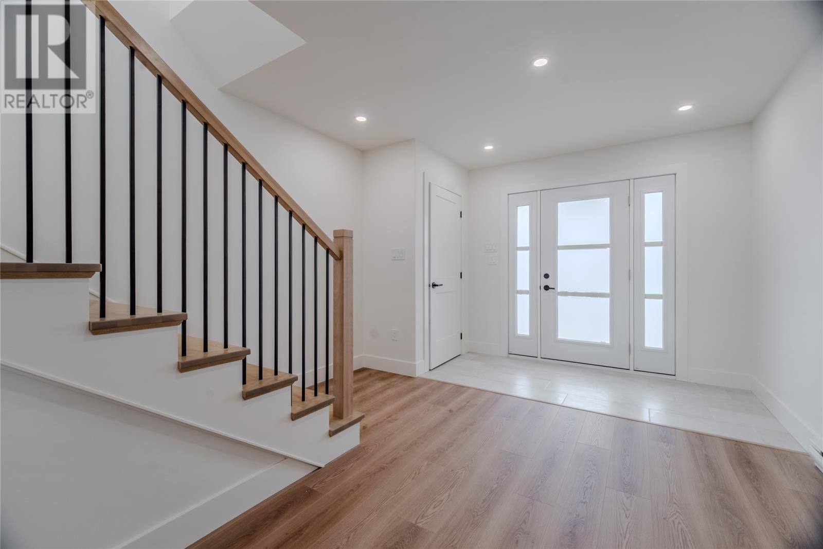 92 Trenton Drive, photo 16 of 38