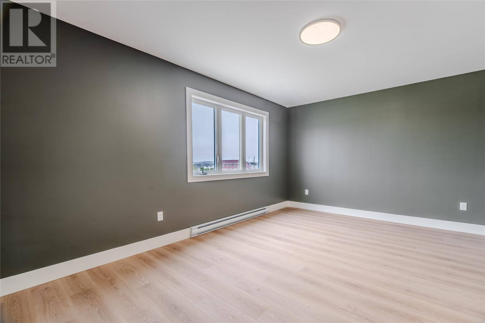 92 Trenton Drive, photo 18 of 38