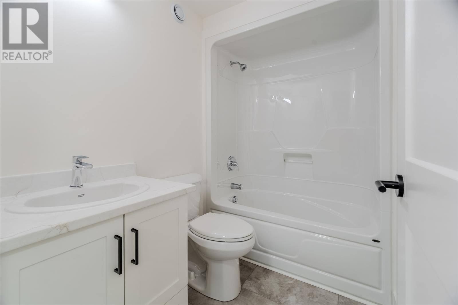 92 Trenton Drive, photo 33 of 38