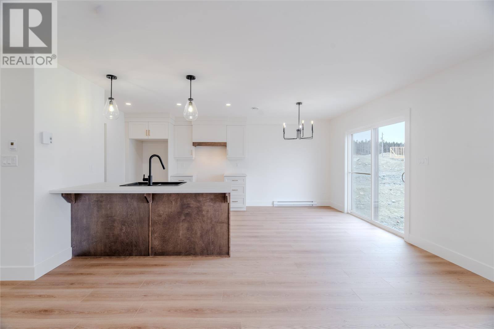 92 Trenton Drive, photo 8 of 38