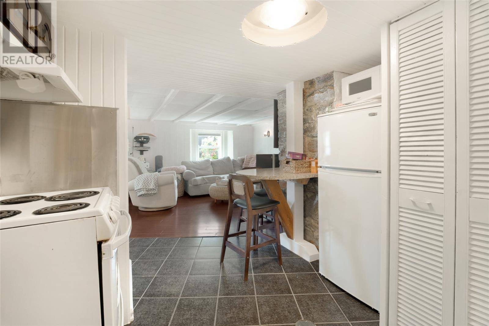 110 Pleasant Street, photo 32 of 47