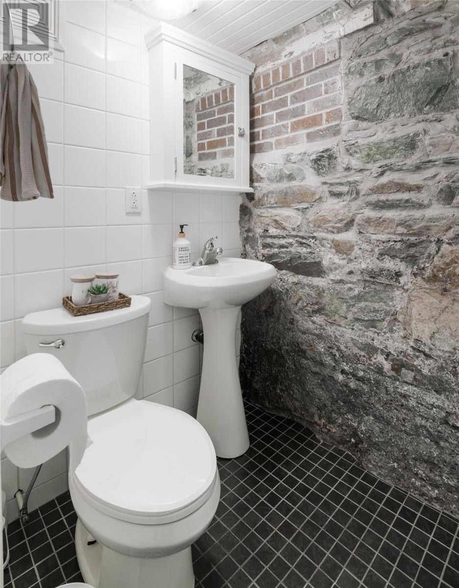 110 Pleasant Street, photo 33 of 47