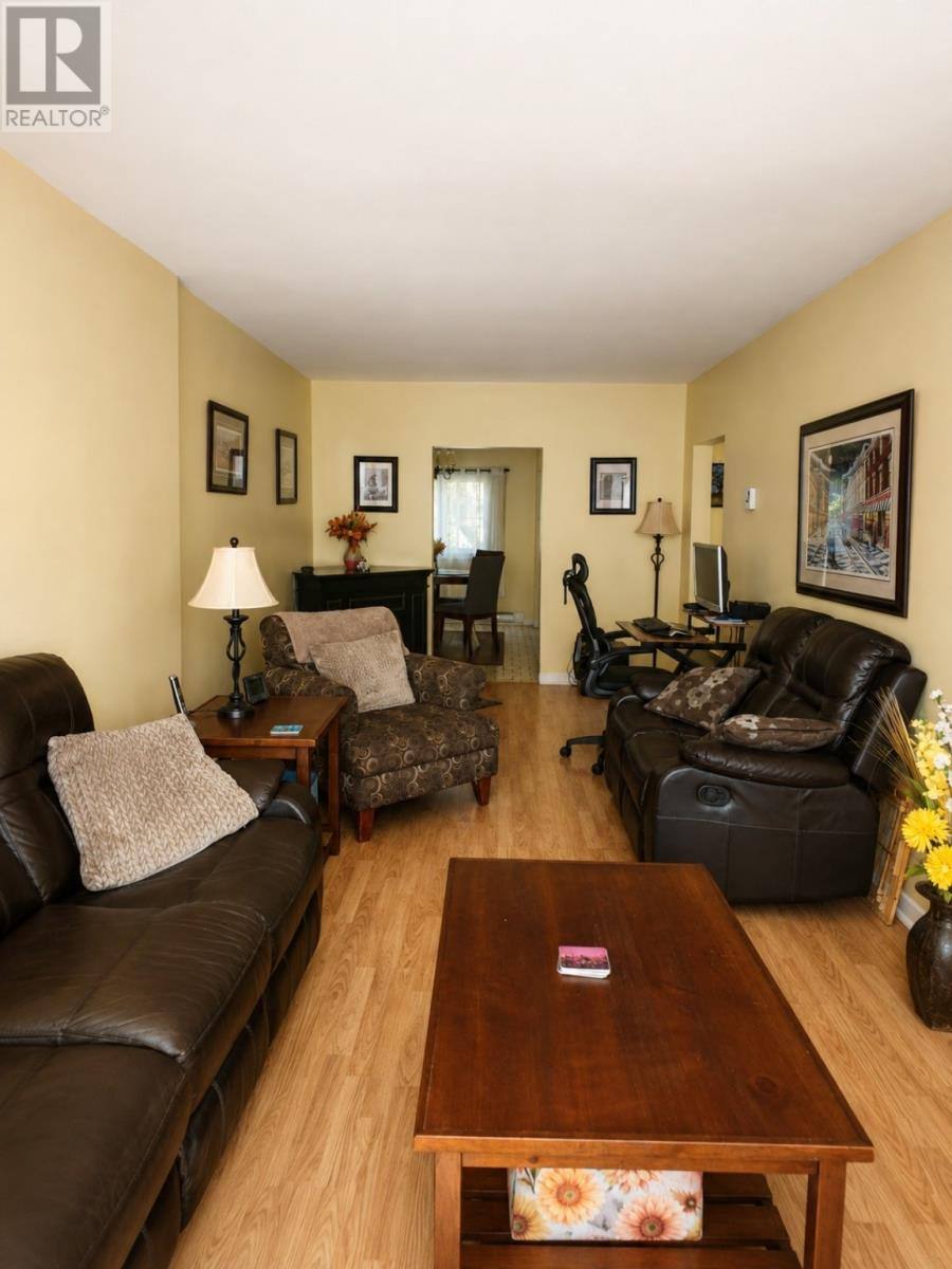 7 Cavell Avenue, photo 12 of 37