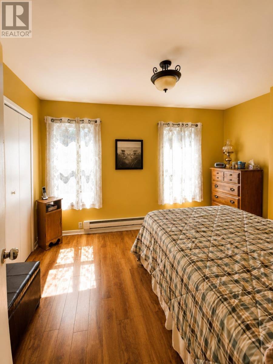 7 Cavell Avenue, photo 24 of 37