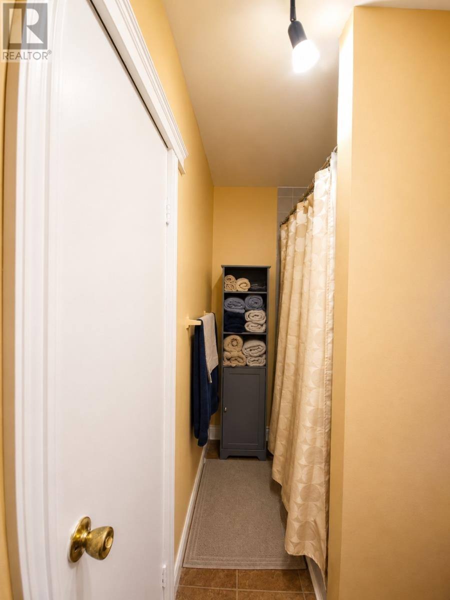7 Cavell Avenue, photo 33 of 37